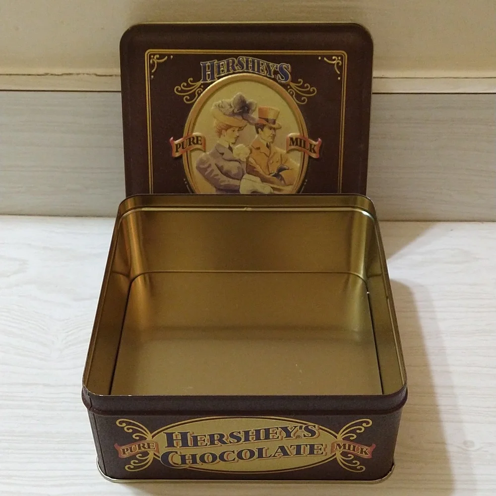 Vintage 1995 Hershey's Pure Milk Chocolate Tin Can Storage/Gift Container - Picture 6 of 6